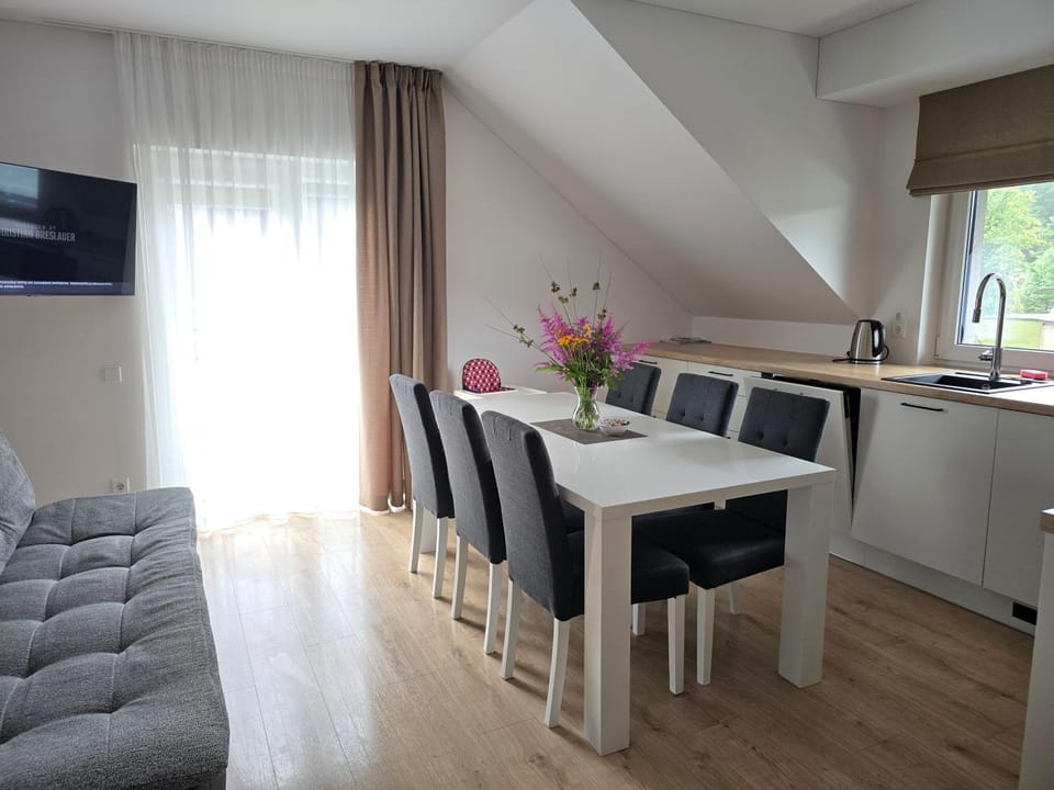 Kitchen or kitchenette, Living room, Dining area