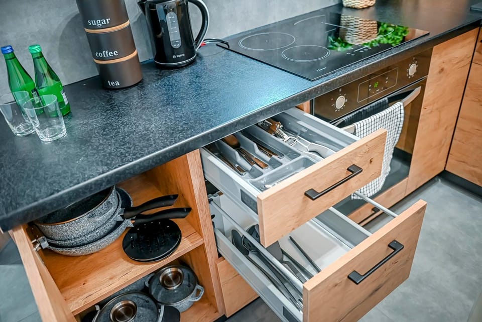 Kitchen or kitchenette, pet friendly, stove