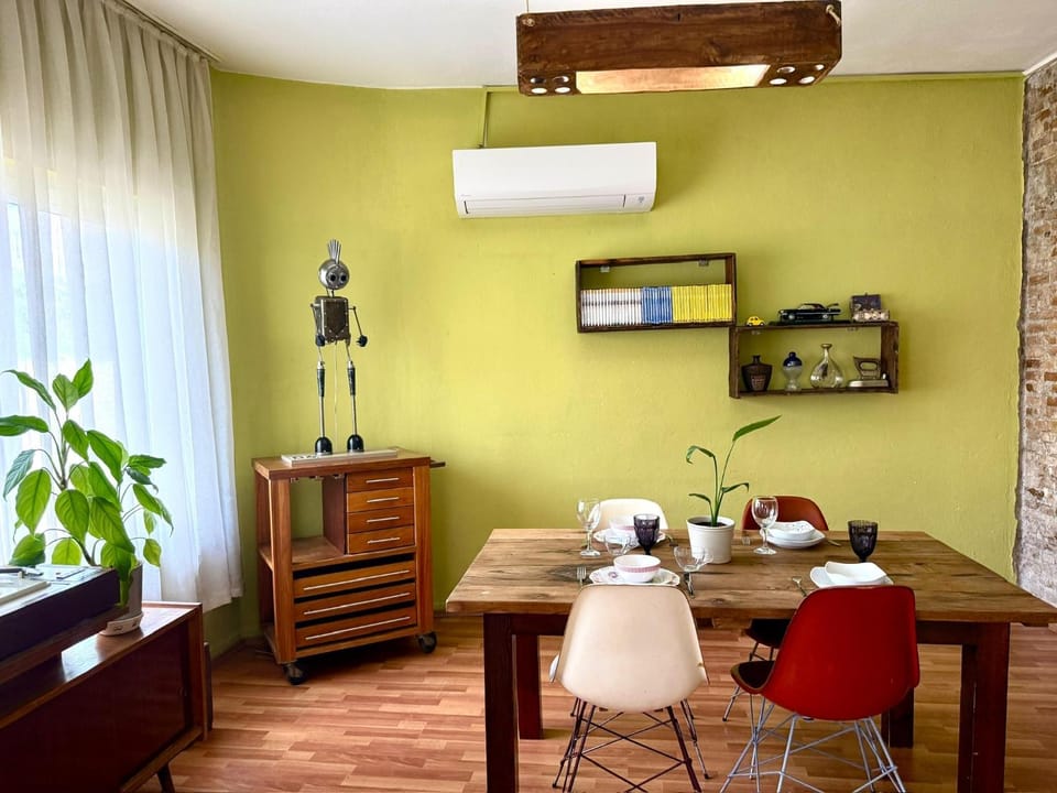 TARİHİ KALEİÇİ MÜTHİŞ KONUM DENİZ YAKINI UYGUN FİYAT huzurlu EV Apartment in Antalya
