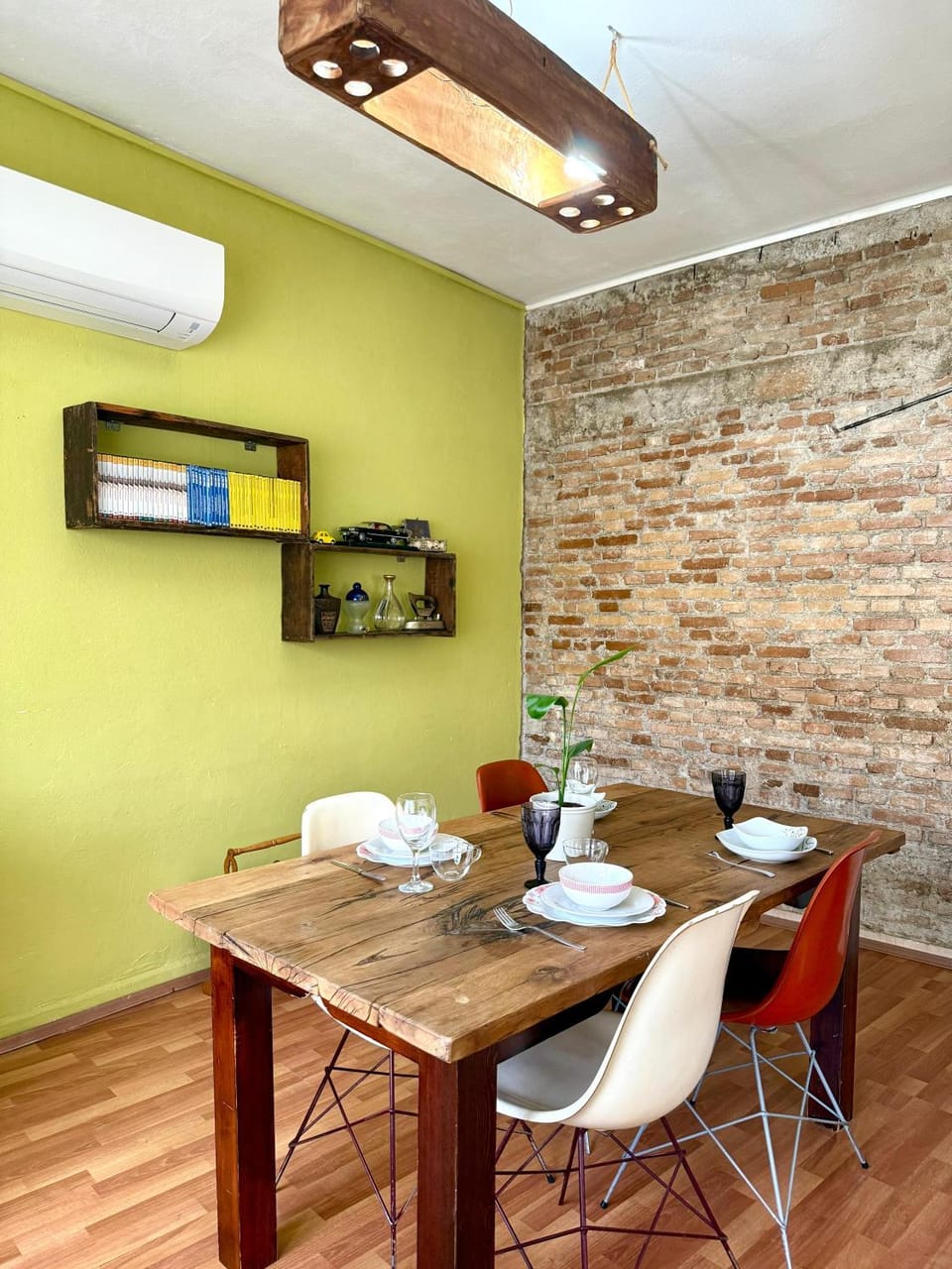 TARİHİ KALEİÇİ MÜTHİŞ KONUM DENİZ YAKINI UYGUN FİYAT huzurlu EV Apartment in Antalya