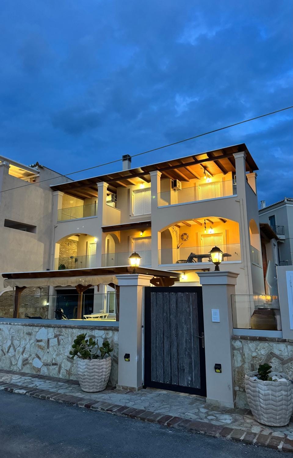 Property building, View (from property/room), Balcony/Terrace