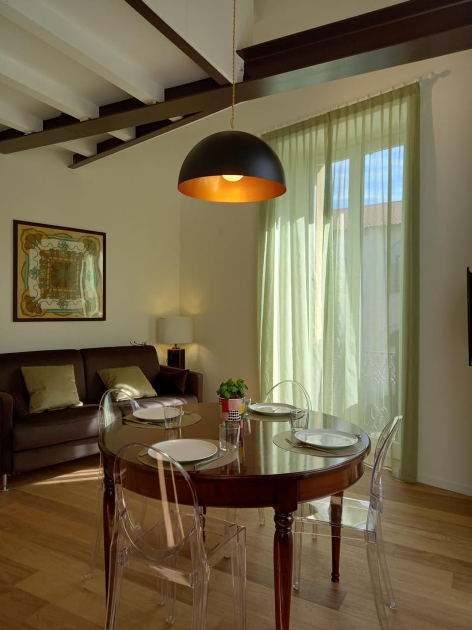 Living room, Seating area, Dining area