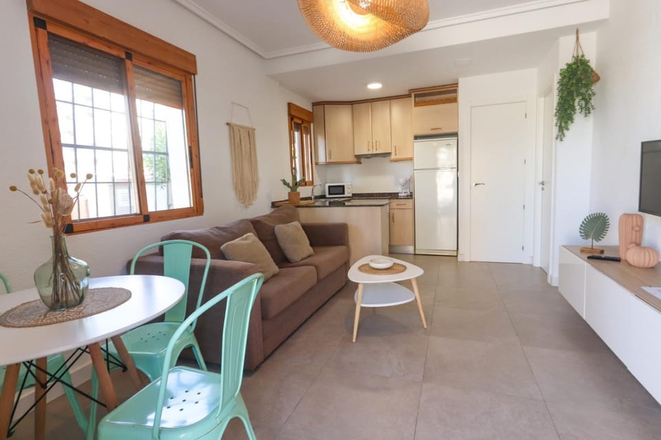 Kitchen or kitchenette, Living room