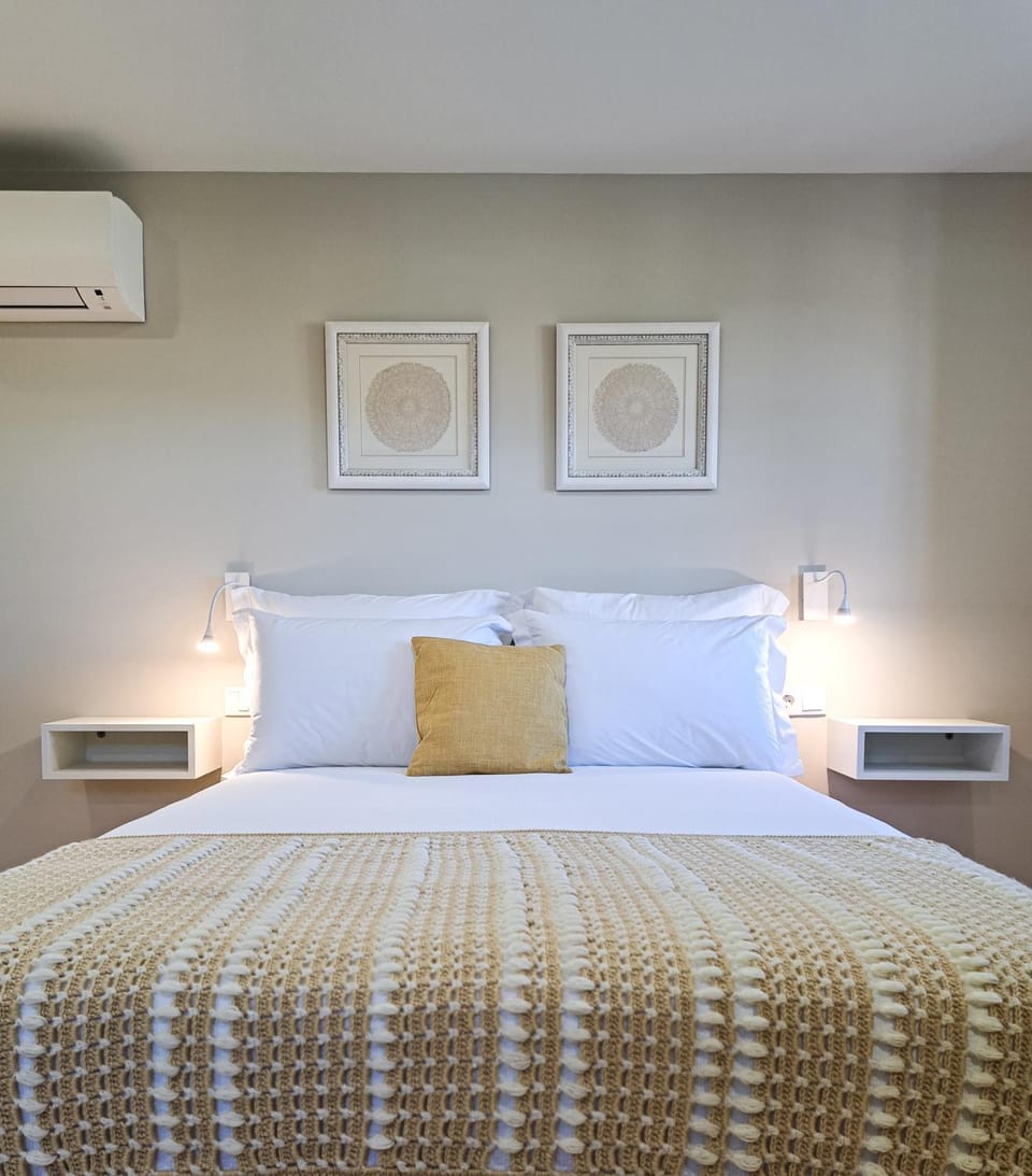 Bed, air conditioner