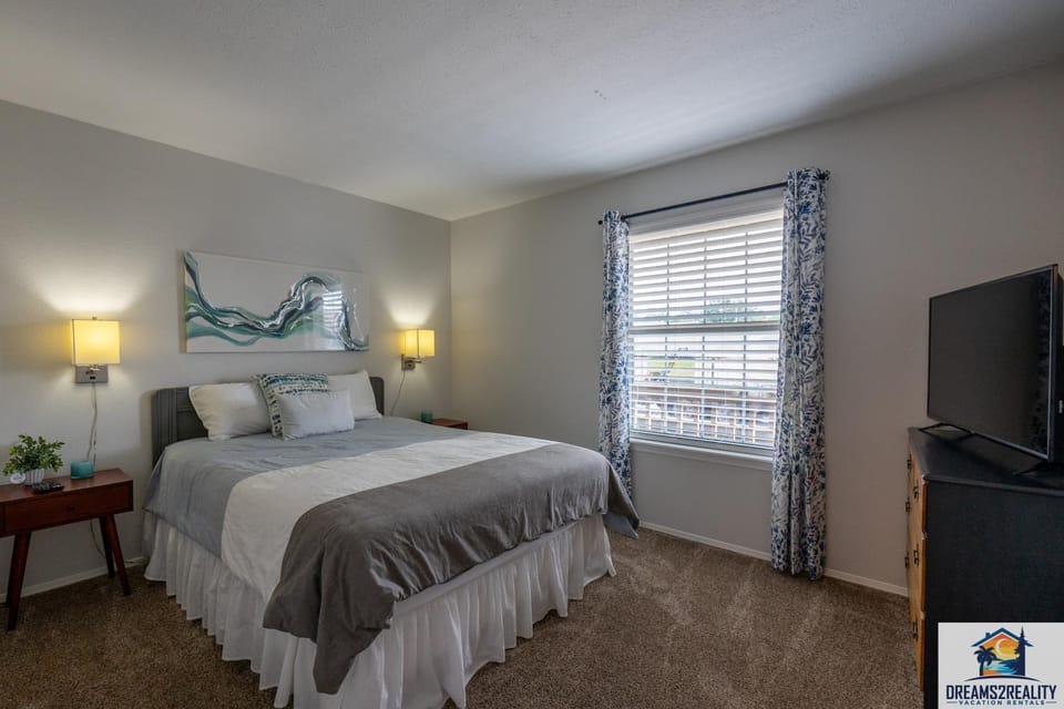 2BR WALK-IN - Water View - Central Location - FREE TICKETS INCLUDED - FC40-5 House in Branson