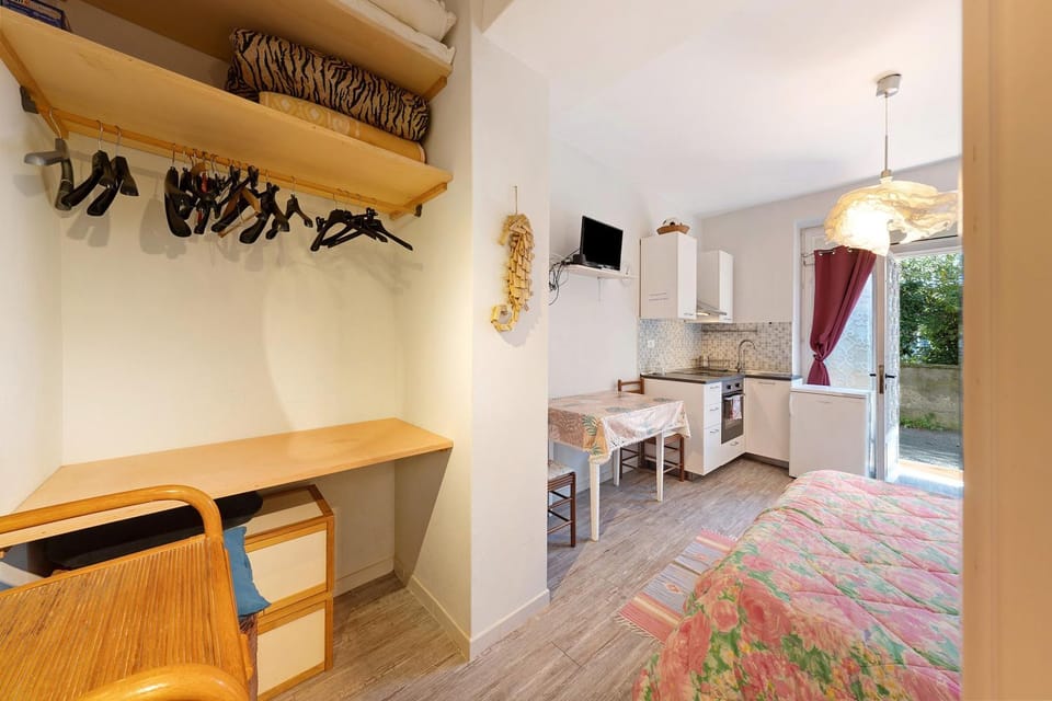 Property building, Living room, Bedroom