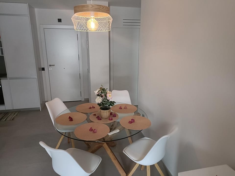 Seating area, Dining area