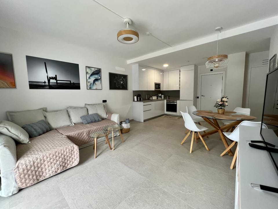 TV and multimedia, Kitchen or kitchenette, Living room, Seating area, Dining area, minibar, pet friendly, stove