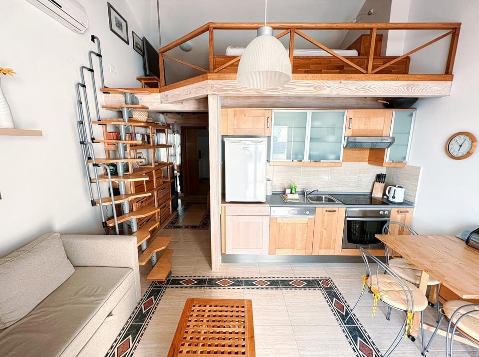Kitchen or kitchenette, Living room, Seating area, Dining area, dishwasher, minibar, pet friendly, toaster