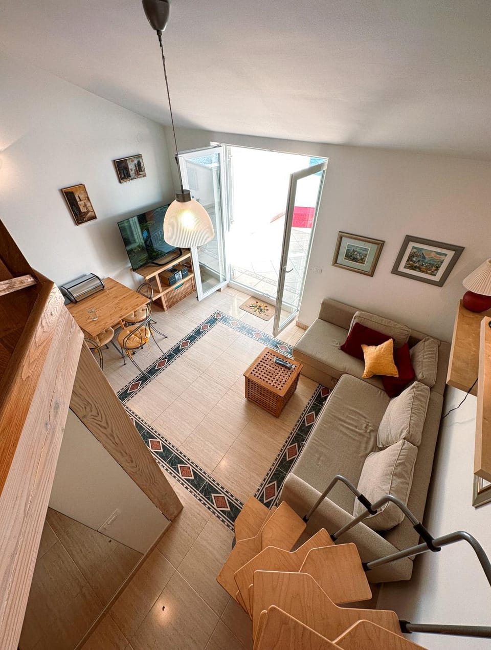 TV and multimedia, Living room, Seating area