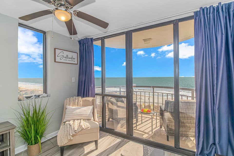 Breathtaking Oceanfront Double Queen Suite! Meridian Plaza 701 - Perfect for 4 guests! House in Myrtle Beach