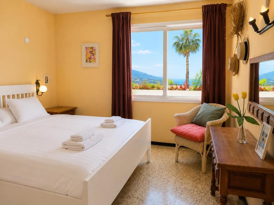 Bed, Natural landscape, Photo of the whole room