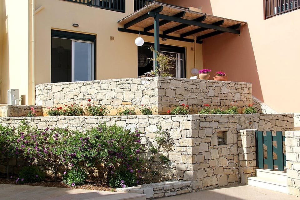 Ninas Place, 5min On Foot From The Beach Apartment in Panormos in Rethymno