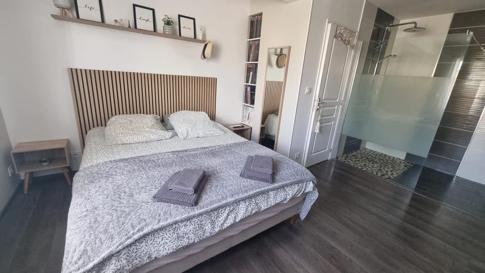 Chambre parentale - Chez Ana Vacation rental in Le Mans