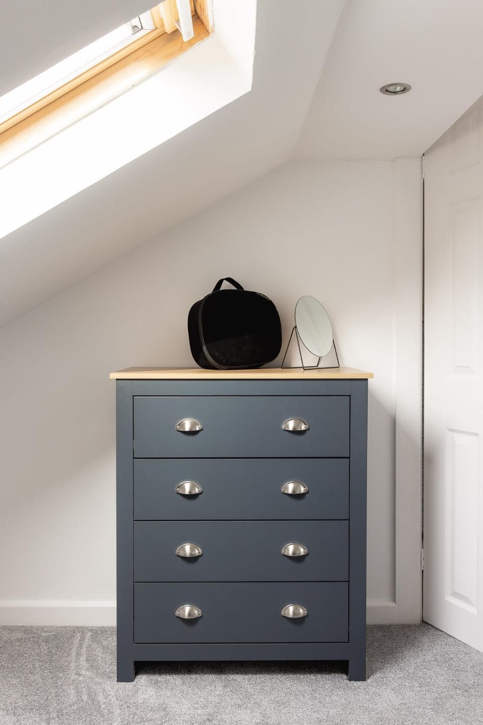 Bedroom, heating