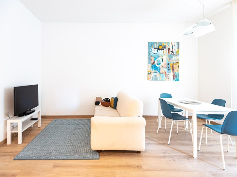 Modern new apartment near Corso Sempione Apartment in Milan