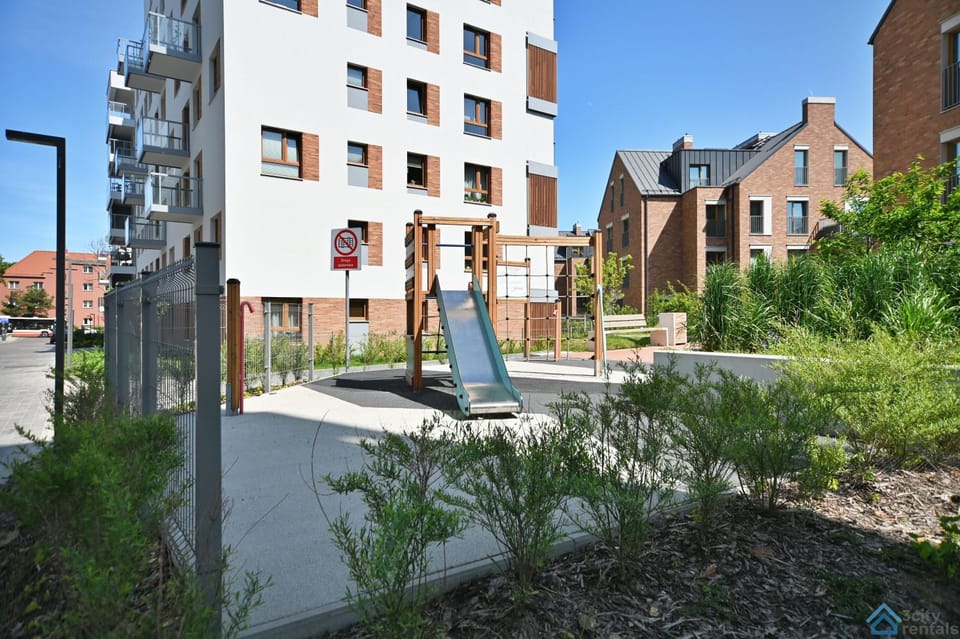 Property building, Spring, Day, Natural landscape, Children play ground, Garden, Evening entertainment, Garden view