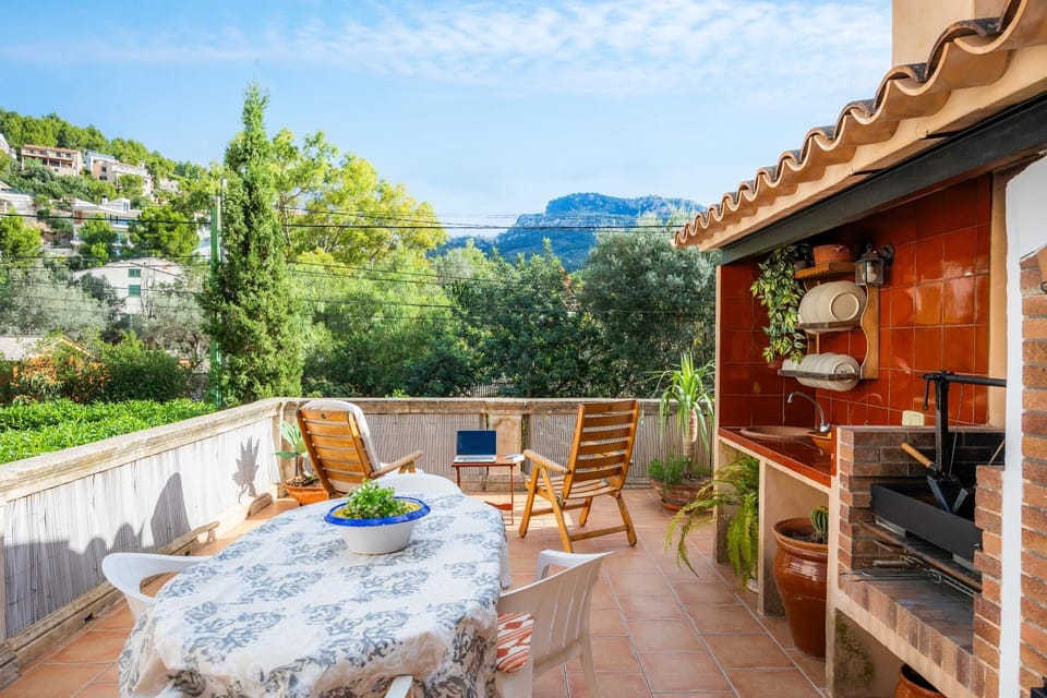 Property building, Balcony/Terrace, Living room