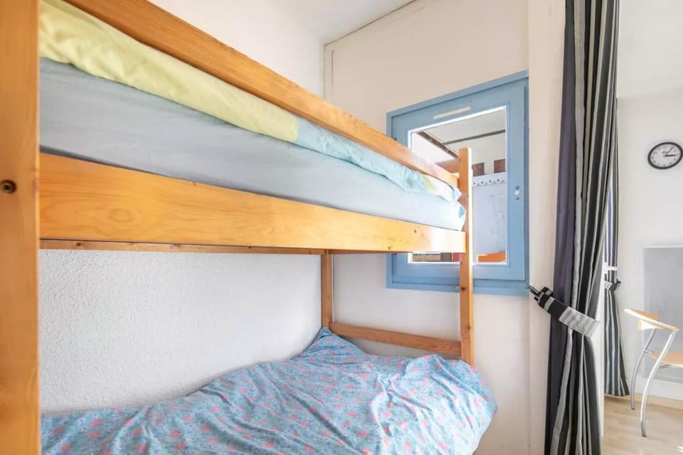 Property building, Living room, Bedroom