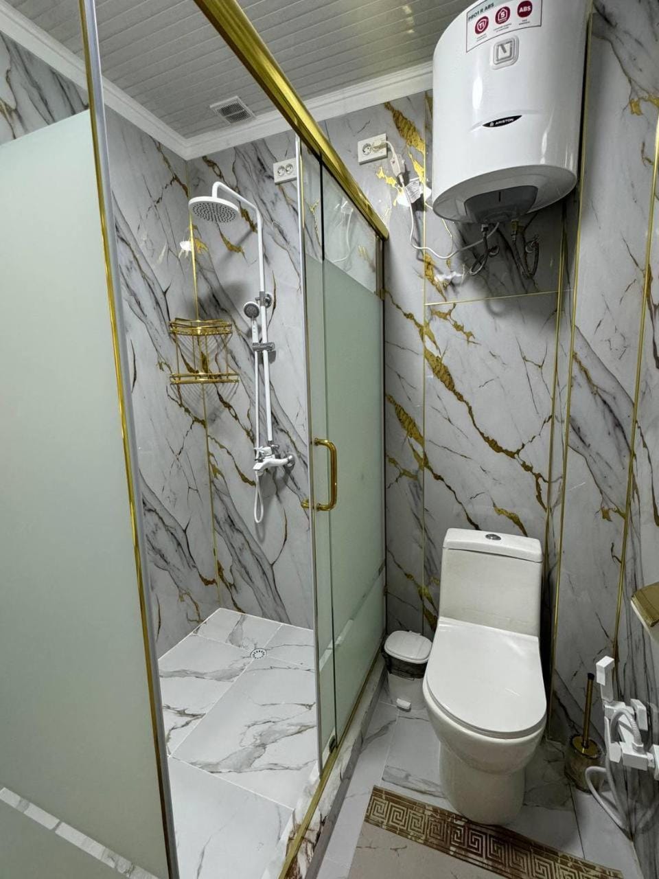 Qonaq House недалеко от мавзолея Ясави Apartment in Kazakhstan