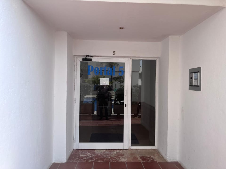 Property building, Facade/entrance, Inner courtyard view