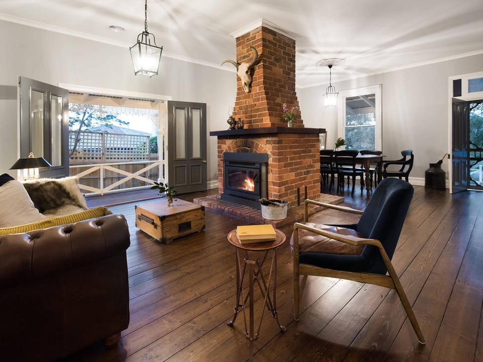 Living room, Seating area, flat iron