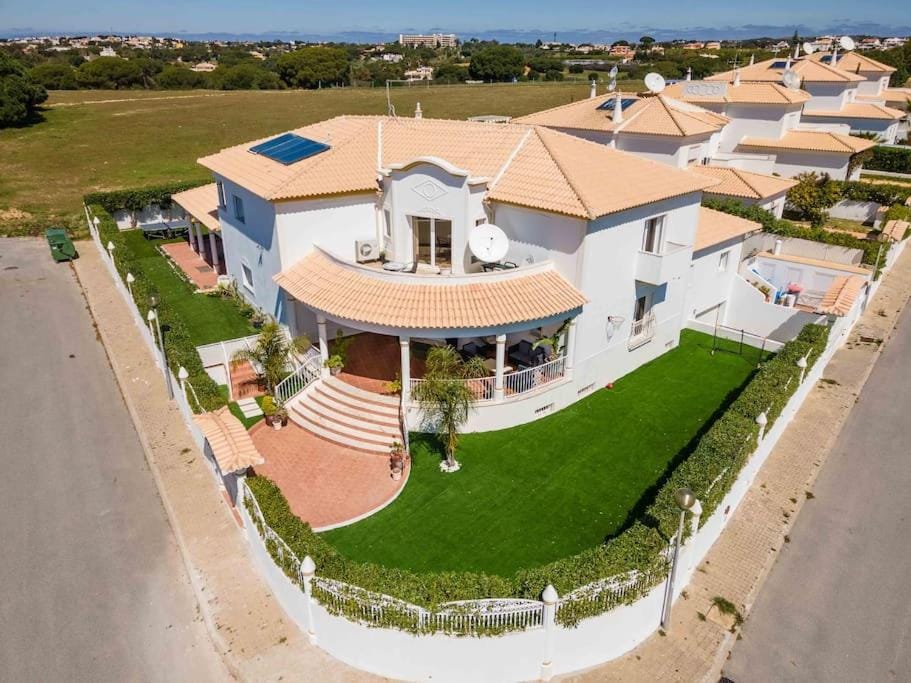 Villa Cavi Villa in Olhos de Água