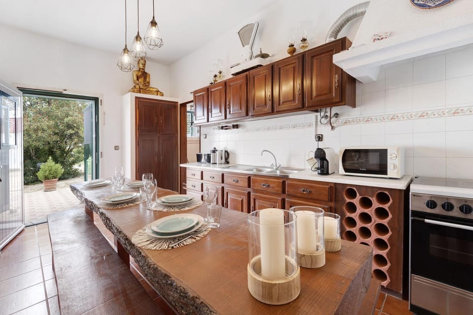 Property building, Kitchen or kitchenette, Living room