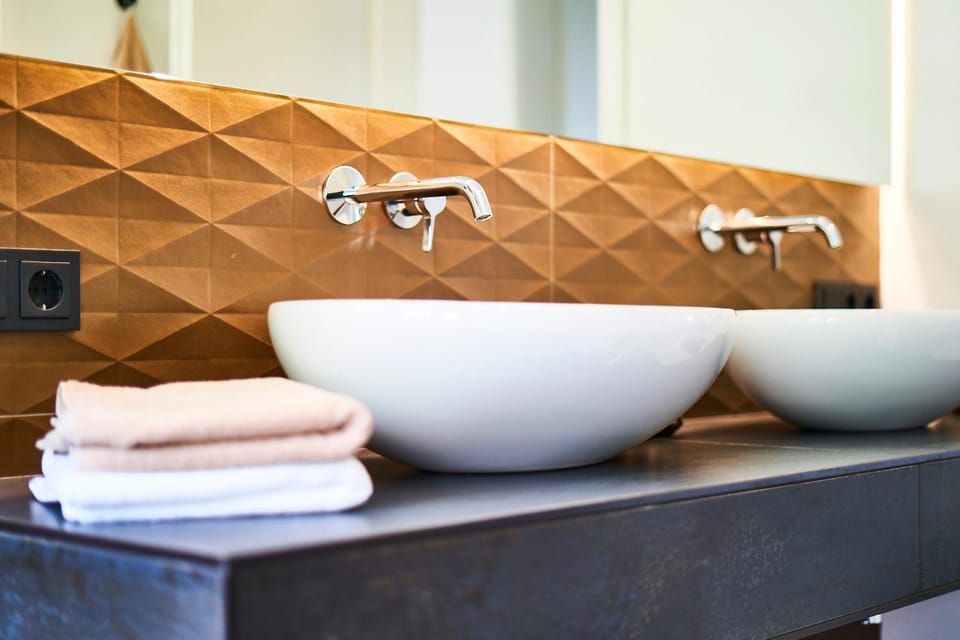 Bathroom, Decorative detail