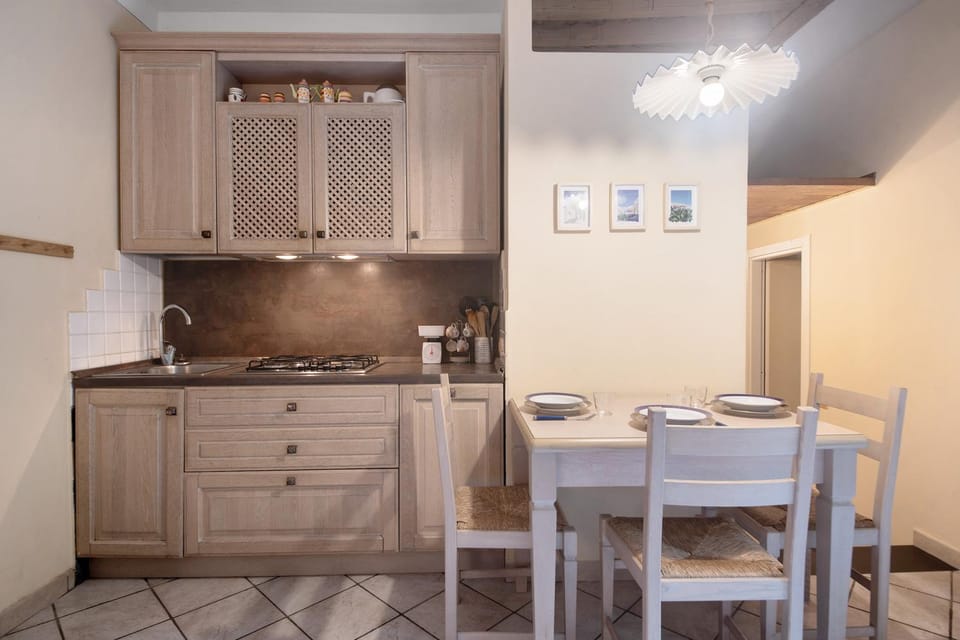 Property building, Kitchen or kitchenette, Living room