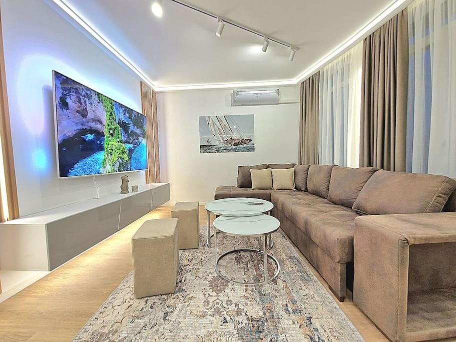 TV and multimedia, Living room, Seating area