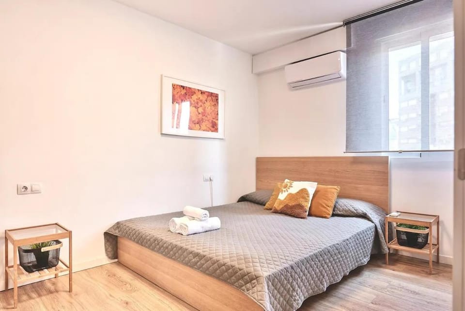 Bed, Photo of the whole room, heating, air conditioner