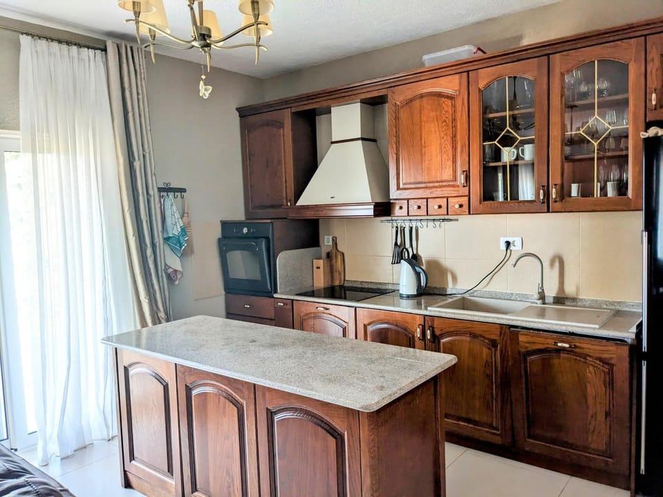 Coffee/tea facilities, Kitchen or kitchenette, dishwasher, pet friendly, stove