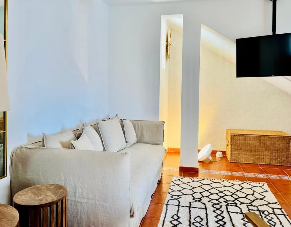 TV and multimedia, Living room, Seating area