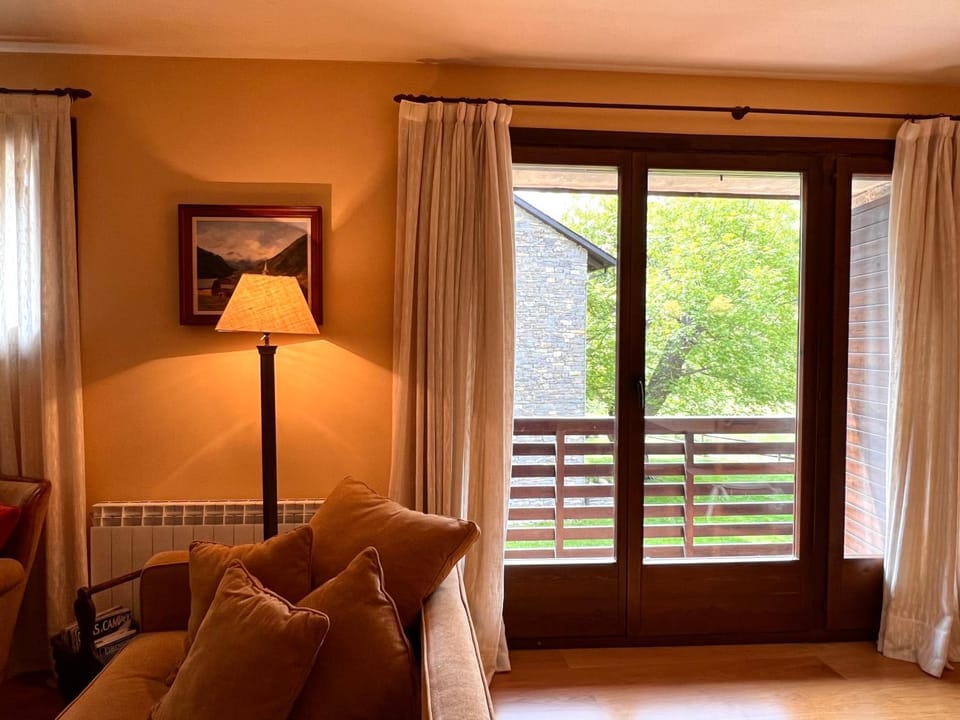 View (from property/room), Balcony/Terrace, Living room, Photo of the whole room, Dining area