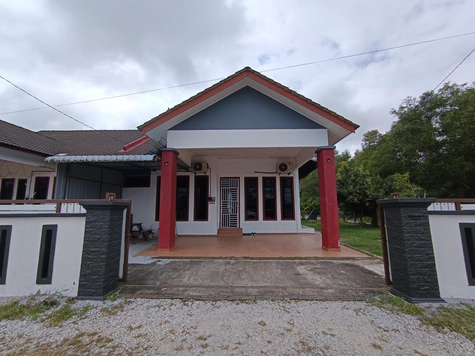 NikNa Homestay Batu Rakit - WIFI Netflix House in Terengganu, Malaysia