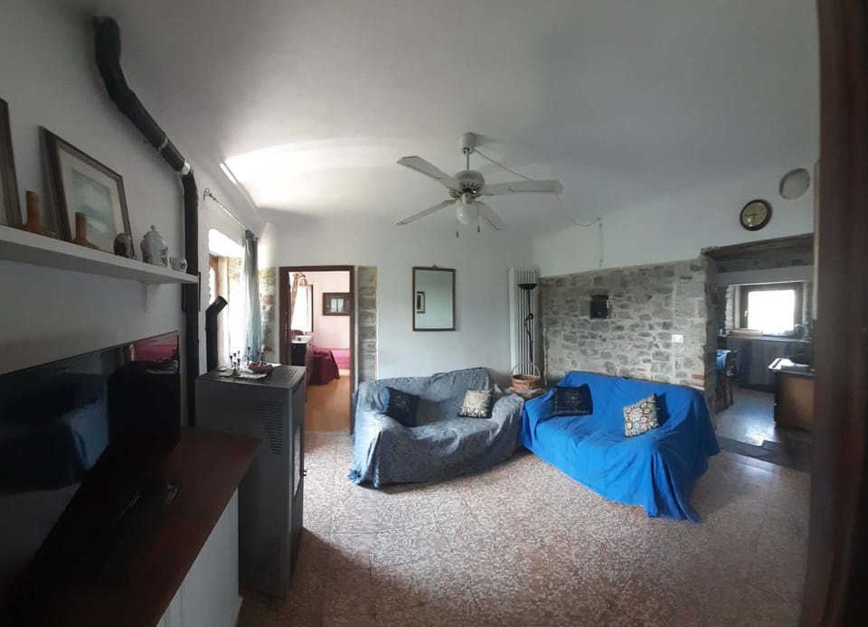 TV and multimedia, Living room, Evening entertainment