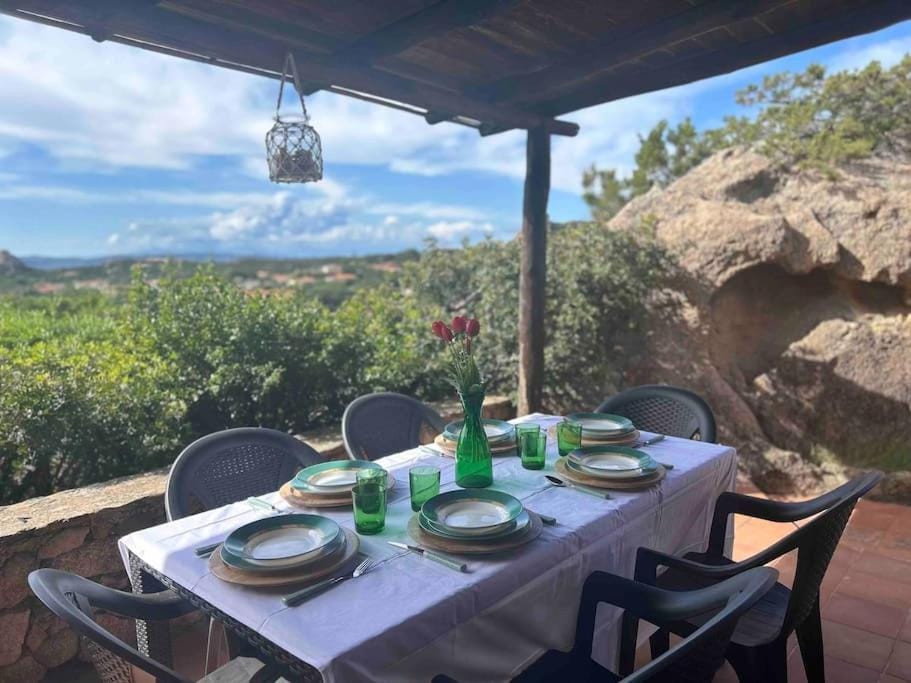 Day, Natural landscape, Balcony/Terrace, Balcony/Terrace, Dining area, Mountain view