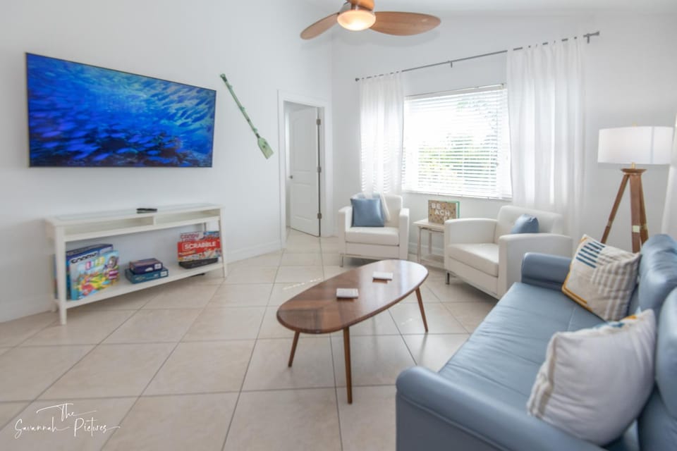 Communal lounge/ TV room, TV and multimedia, Living room, Seating area, Evening entertainment, fireplace