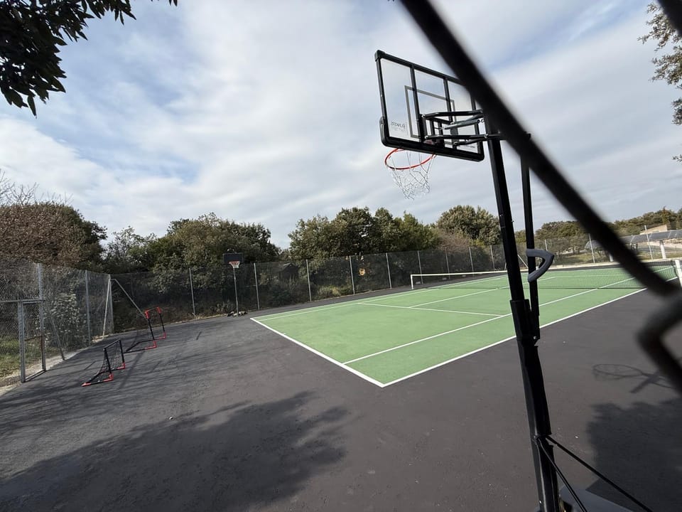 Tennis court