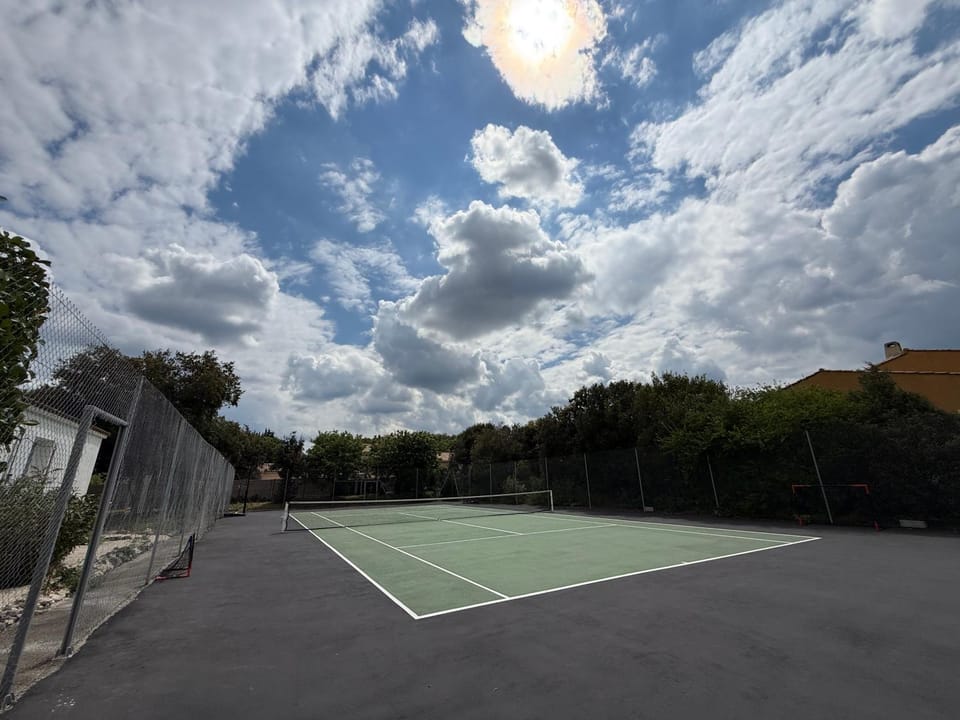 Tennis court