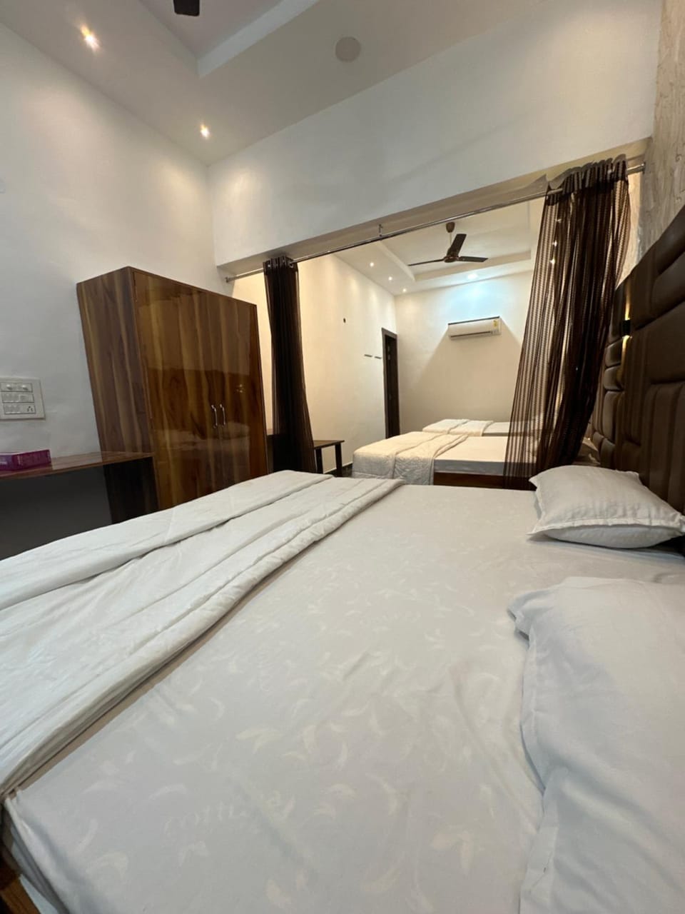 Bed, fireplace, towels, wardrobe, air conditioner