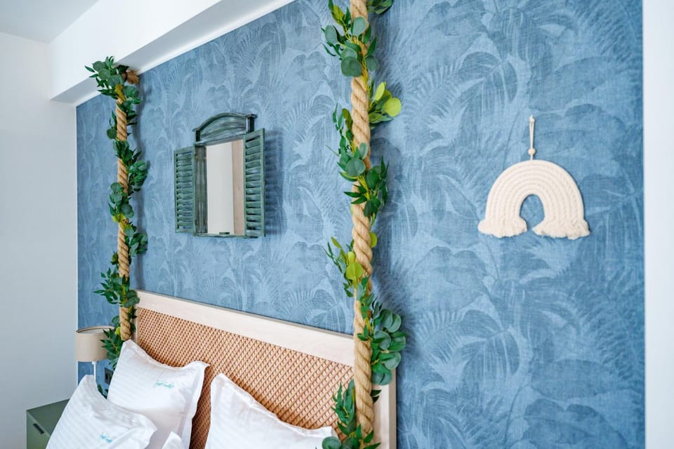 Bed, Photo of the whole room, Decorative detail, Bedroom
