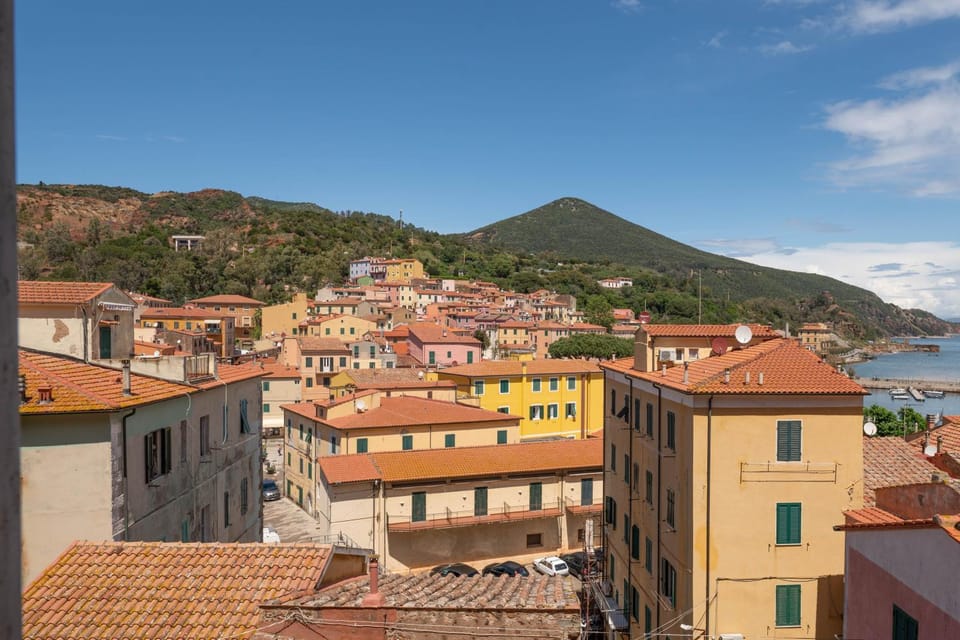 City view, Mountain view, Sea view