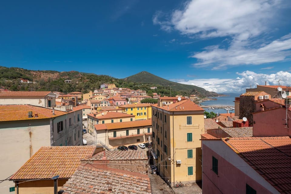City view, Mountain view, Sea view