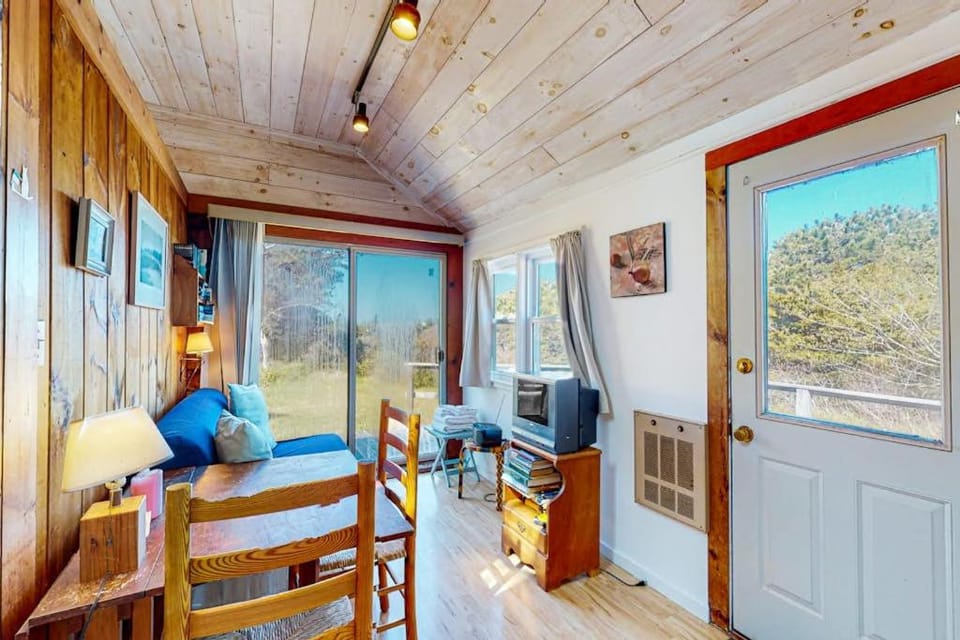 North Truro Bayside Gem House in North Truro
