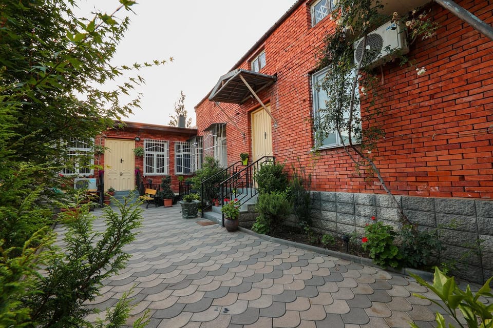 Property building, Spring, Day, Garden, Garden view