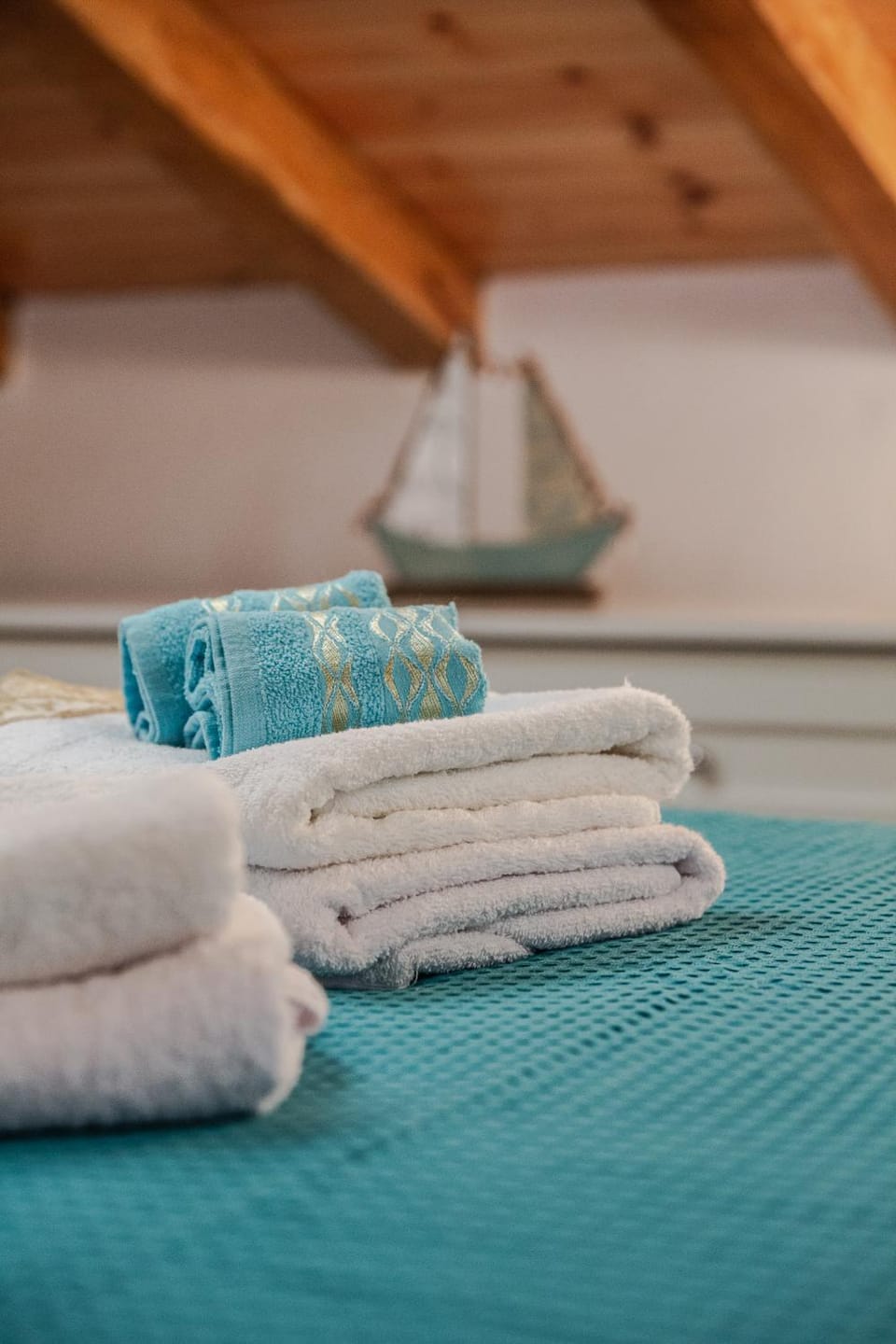 Bedroom, towels