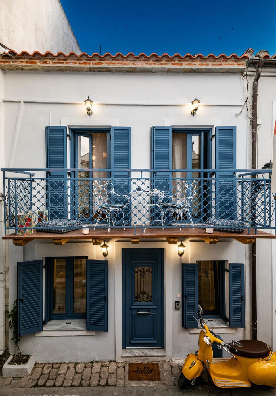 Facade/entrance, Balcony/Terrace