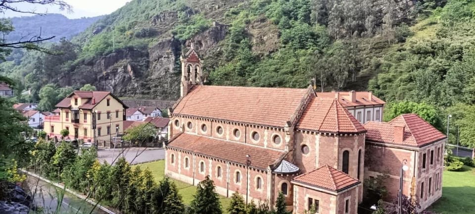 POSADA de BUSTIELLO,poblado minero de interés cultural House in Asturias